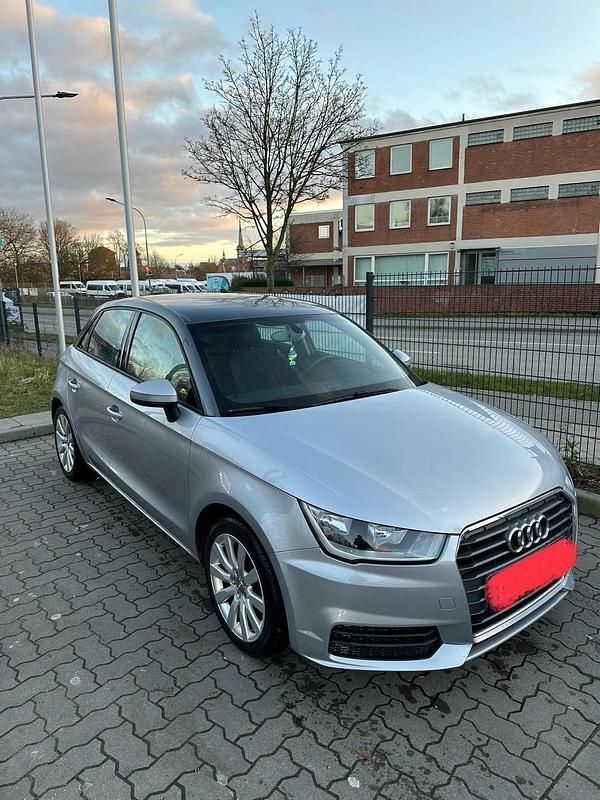 Silber Gebraucht 2016 Audi A1 Sportback Kleinwagen | 8.950 € (Guter Preis) - Bild 1/4
