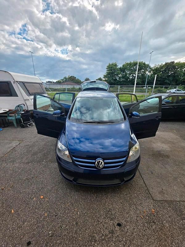 Blau Gebraucht 2006 VW Golf Plus Cross Van / Kleinbus | 2.790 € (Fairer Preis) - Bild 1/4