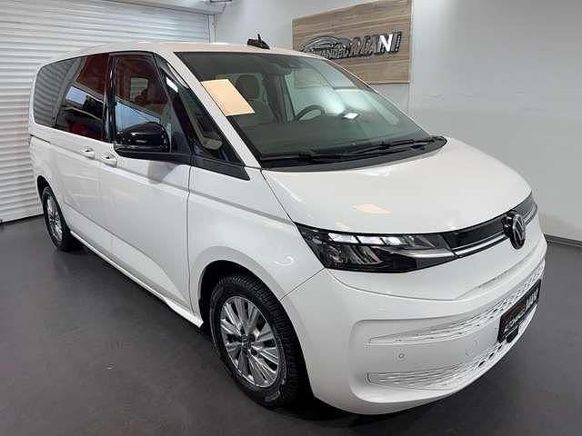Second-hand VW Multivan Life 150 CP (110 kW) 2025 Alb Monovolum