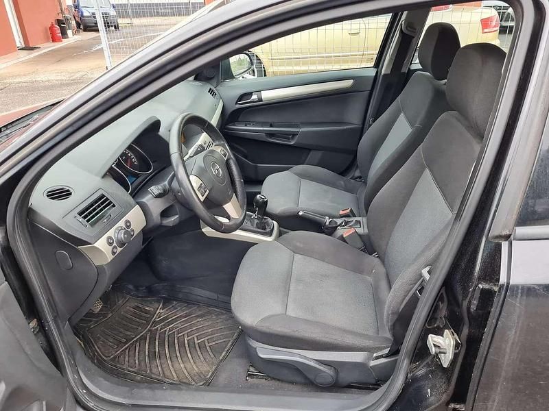 Gebraucht Opel Astra 110 PS (80 kW) 2007 Schwarz Kombi