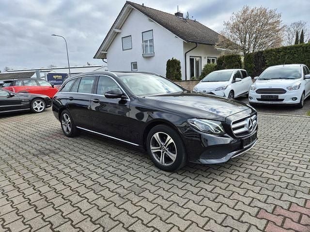 Second-hand Mercedes E200 184 CP (135 kW) 2018 Negru Break