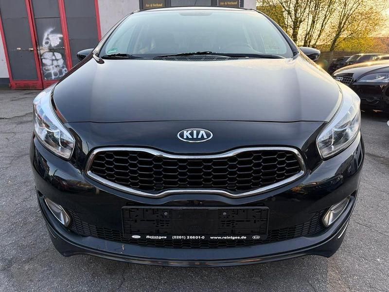 Gebraucht Kia Ceed Platinum 135 PS (99 kW) 2015 Schwarz Kleinwagen