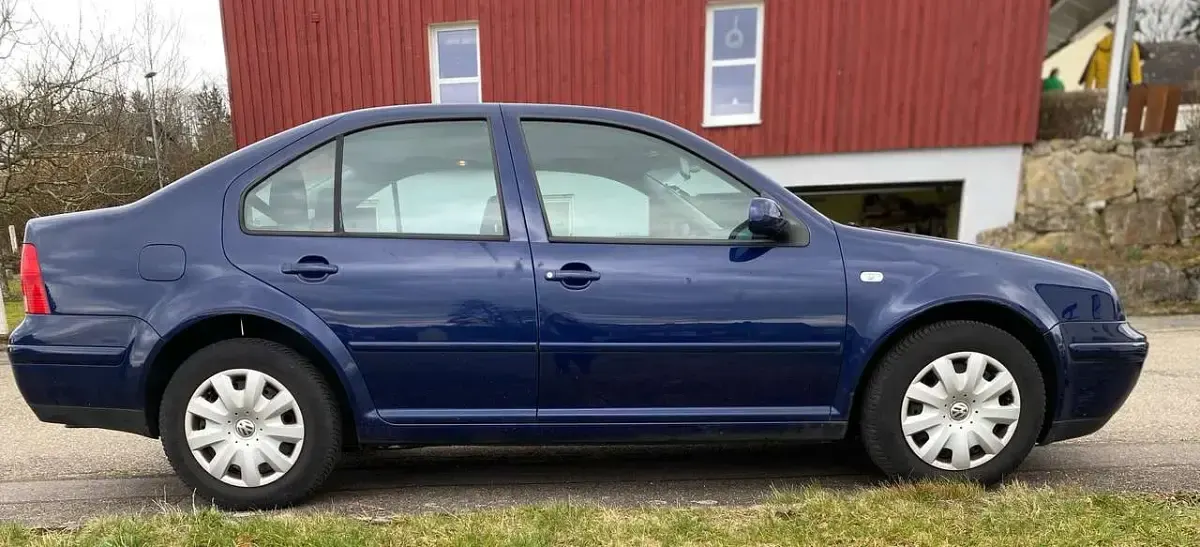 Gebraucht VW Bora Highline 105 PS (77 kW) 2000 Blau Limousine