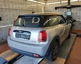 Gebraucht Mini Cooper SE Essential 135 kW (184 PS) 2023 Silber Kleinwagen