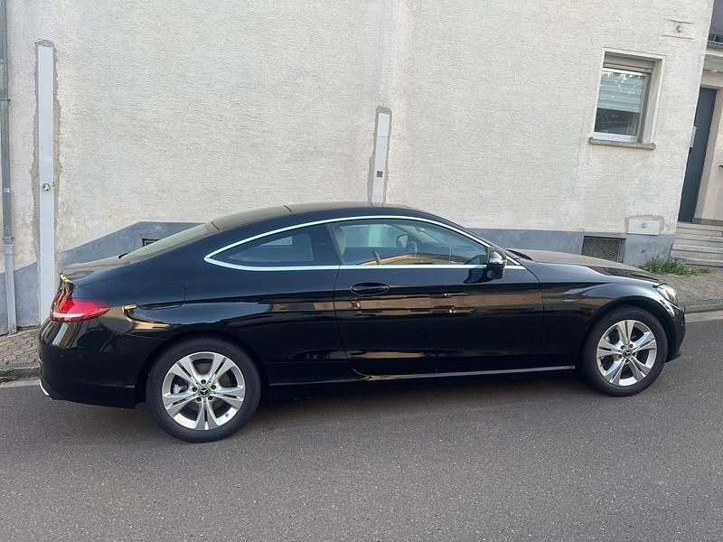 Gebraucht Mercedes C300 245 PS (180 kW) 2017 Schwarz Coupé