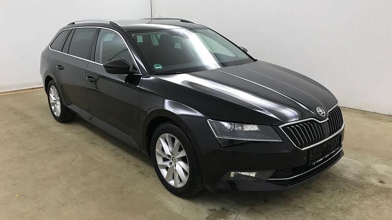 Używany Skoda Superb Style 190 KM (139 kW) 2018 Czarny Kombi