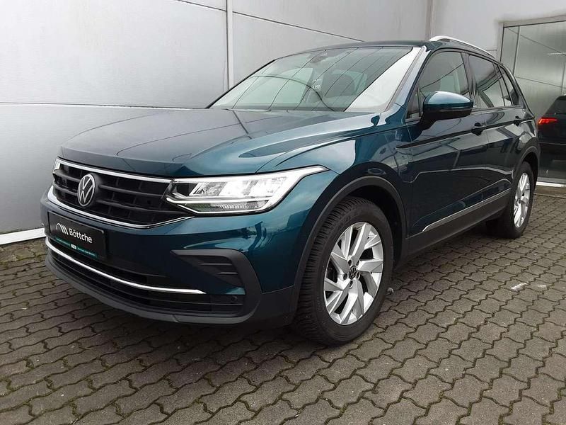 Gebraucht VW Tiguan Active 150 PS (110 kW) 2022 Nightshade blue SUV