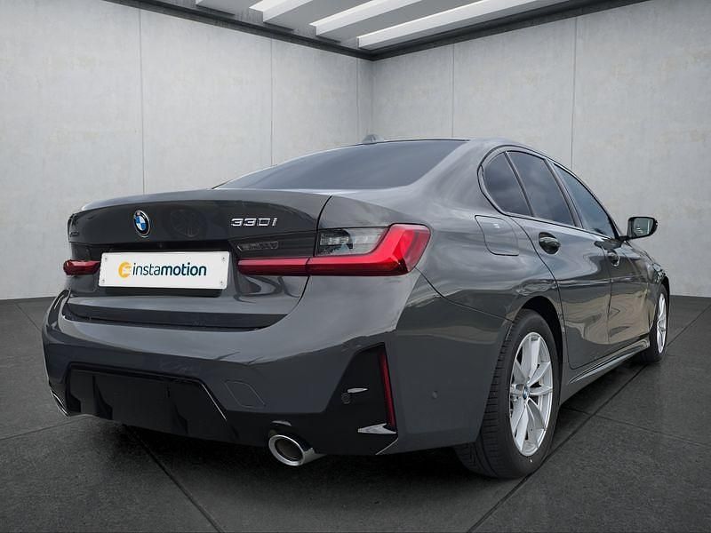 Grau Gebraucht 2025 BMW 330 M Sport Limousine | 47.949 € (Teuer) - Bild 1/4