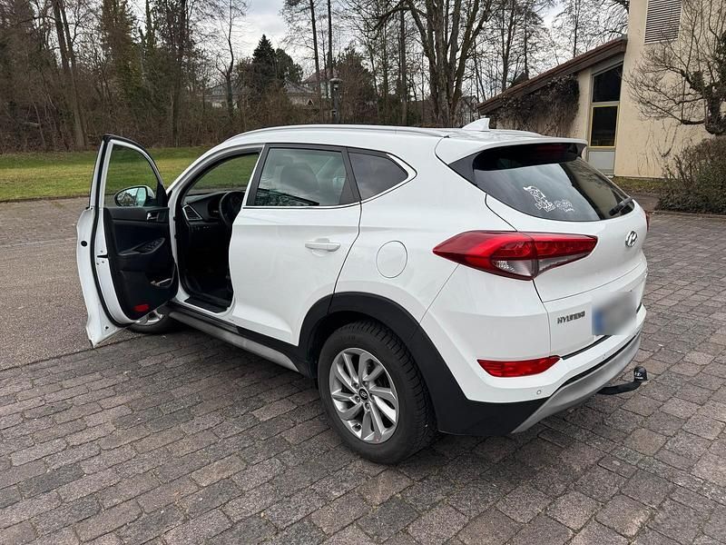 Gebraucht Hyundai Tucson Style 177 PS (130 kW) 2017 Weiß SUV
