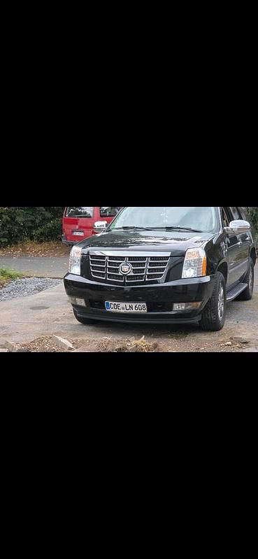 Schwarz Gebraucht 2010 Cadillac Escalade SUV | 16.900 € (Guter Preis) - Bild 1/3
