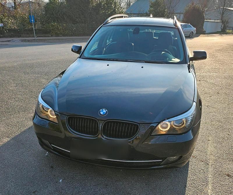 Gebraucht BMW 530 235 PS (172 kW) 2009 Schwarz Kombi