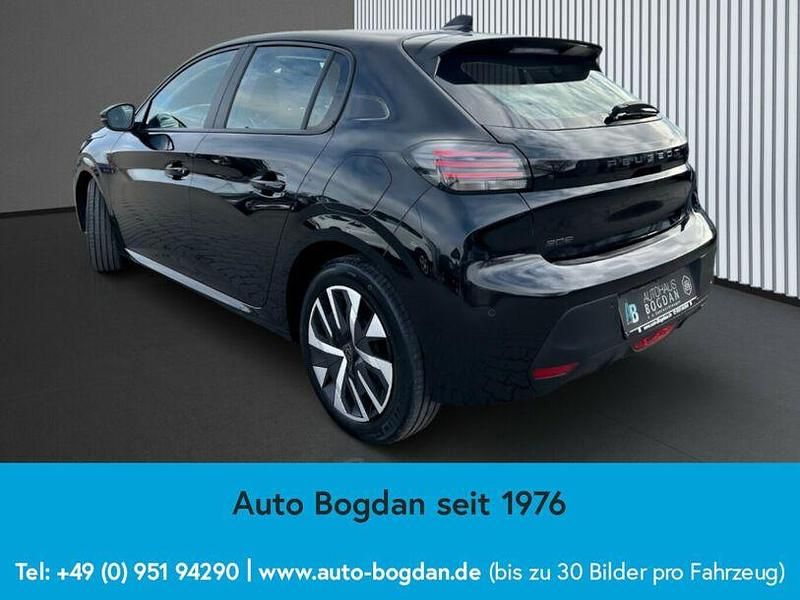 Gebraucht Peugeot 208 Active 101 PS (74 kW) 2024 Schwarz Kleinwagen