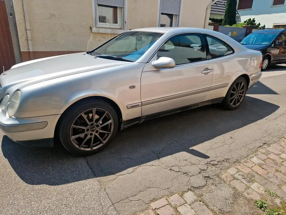 Gebraucht Mercedes CLK200 136 PS (100 kW) 1997 Coupé
