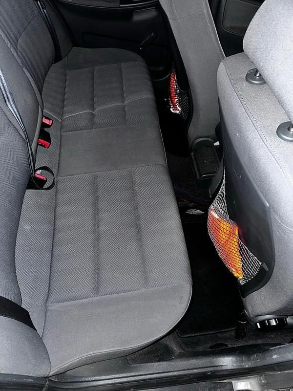 Second-hand Audi A4 164 CP (120 kW) 1997 Gri Berlinǎ