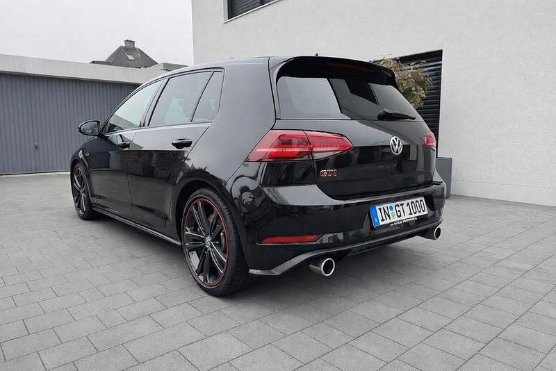 Gebraucht VW Golf VIII GTI 245 PS (180 kW) 2020 Schwarz Limousine