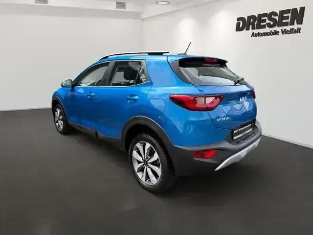 Gebraucht Kia Stonic Vision 84 PS (61 kW) 2023 Spb) sporty blue (blau SUV