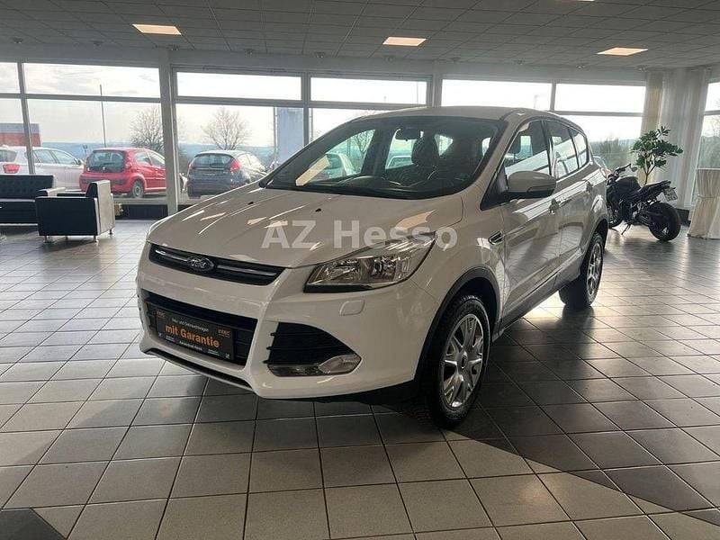Gebraucht Ford Kuga Trend 120 PS (88 kW) 2016 Weiß SUV