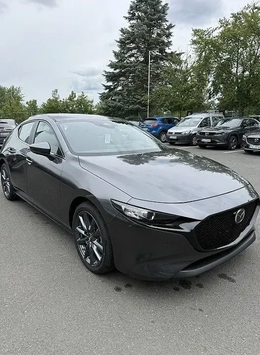 Neu Mazda 3 140 PS (102 kW) 2026 Machine gray Limousine