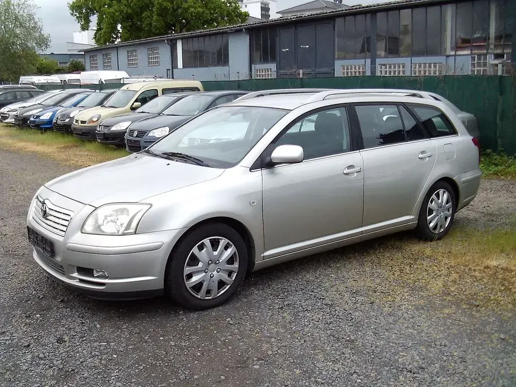 Gebraucht Toyota Avensis Sol 129 PS (94 kW) 2005 Silber Kombi