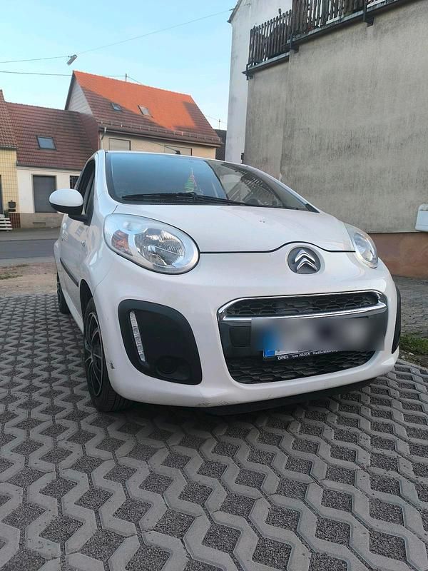 Weiß Gebraucht 2014 Citroën C1 Kleinwagen | 2.700 € - Bild 1/4