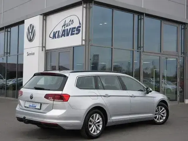 Gebraucht VW Passat 150 PS (110 kW) 2021 Silber Kombi