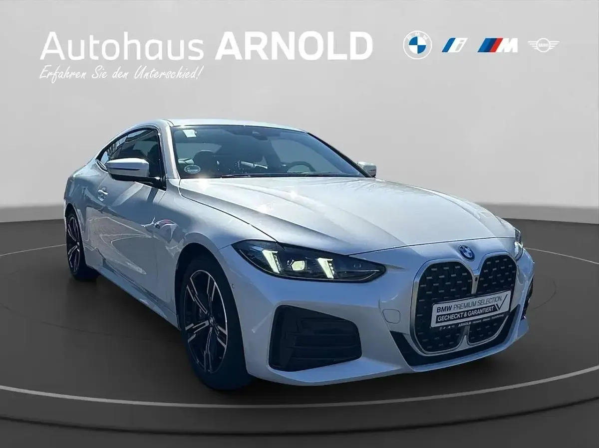 Gebraucht BMW 430 M Sport 286 PS (210 kW) 2024 Mineralweiß Coupé