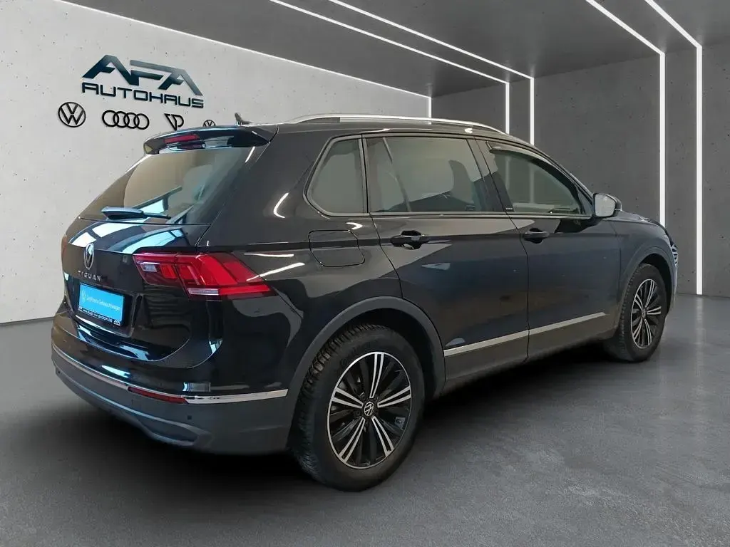 Gebraucht VW Tiguan Active 150 PS (110 kW) 2023 Schwarz SUV