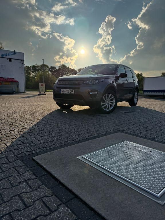 Grau Gebraucht 2016 Land Rover Discovery Sport SE SUV | 16.800 € (Fairer Preis) - Bild 1/4