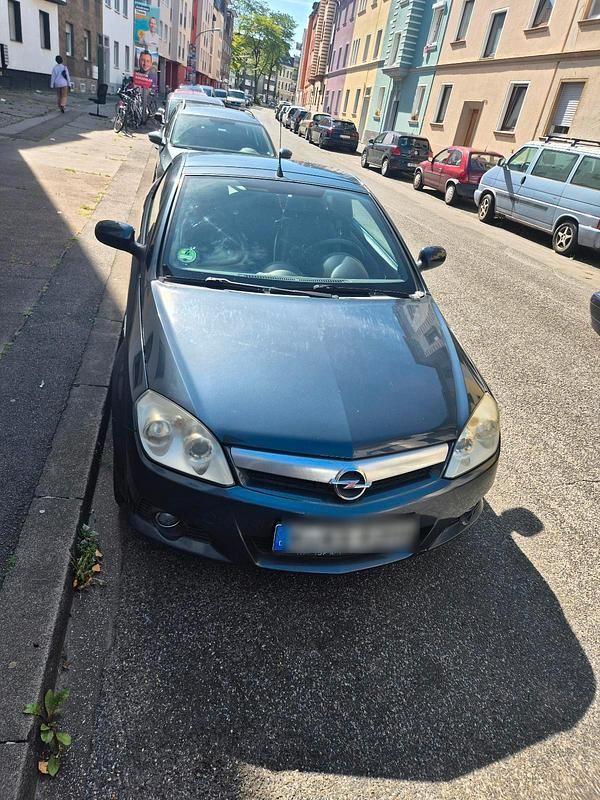 Blau Gebraucht 2006 Opel Tigra Edition Cabrio | 1.500 € (Superpreis) - Bild 1/4