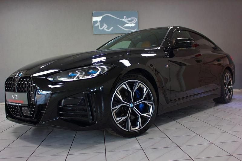 Black sapphiere met. Gebraucht 2024 BMW 420 Performance Limousine | 47.700 € (Fairer Preis) - Bild 1/4