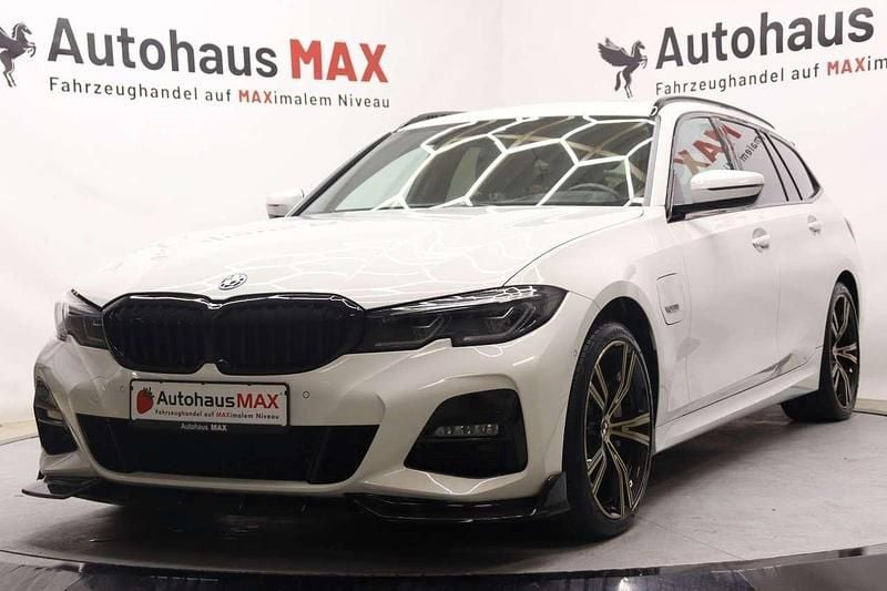 Gebraucht BMW 330e Shadowline 184 PS (135 kW) 2021 Alpinweiss iii Kombi