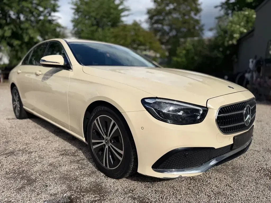 Gebraucht Mercedes E200 160 PS (117 kW) 2022 Gelb Limousine