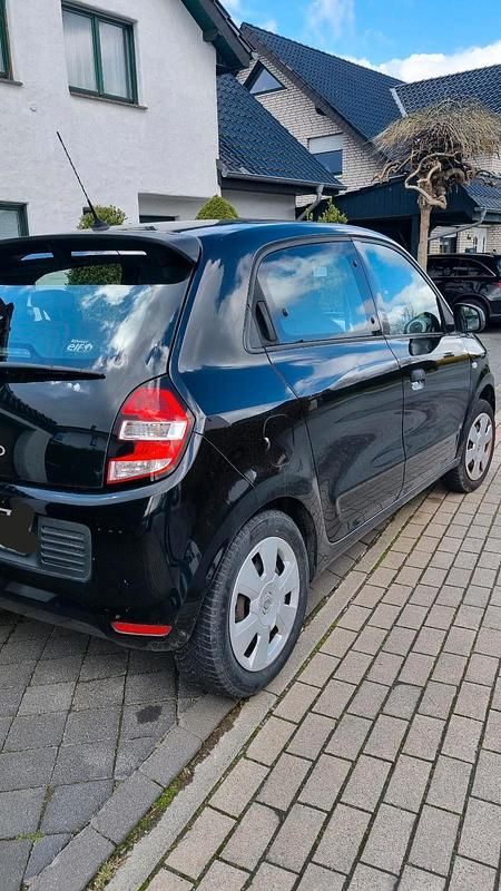 Second-hand Renault Twingo 70 CP (51 kW) 2016 Negru Hatchback