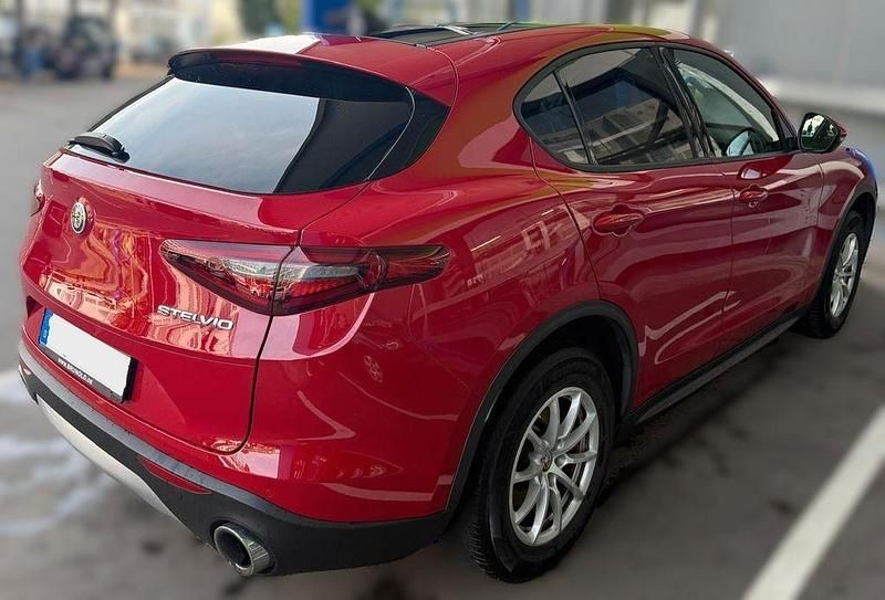 Rot Gebraucht 2019 Alfa Romeo Stelvio Business SUV | 24.999 € (Guter Preis) - Bild 1/4