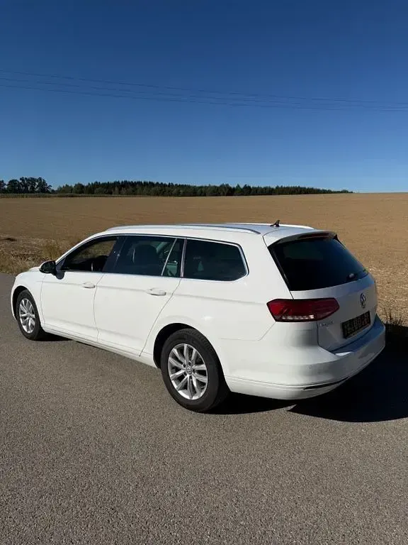 Gebraucht VW Passat Comfortline 150 PS (110 kW) 2018 Weiß Kombi