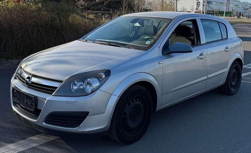 Grau Gebraucht 2006 Opel Astra Basis Kleinwagen | 1.950 € (Fairer Preis) - Bild 1/4