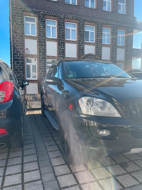 Gebraucht Mercedes ML280 190 PS (139 kW) 2007 Schwarz SUV