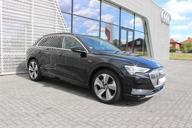 Gebraucht Audi e-tron Advanced Plus 300 kW (408 PS) 2019 Mythosschwarz metallic SUV