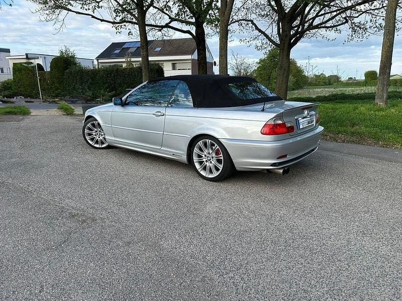 Gebraucht BMW 320 Cabriolet 170 PS (125 kW) 2002 Silber Cabrio