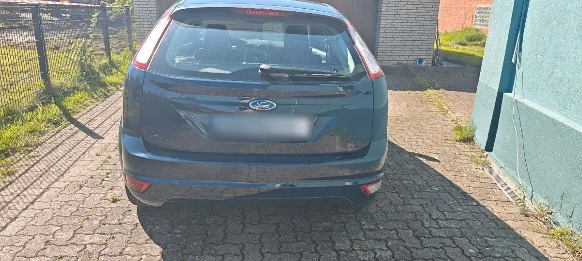 Gebraucht Ford Focus 80 PS (58 kW) 2010 Grau Limousine