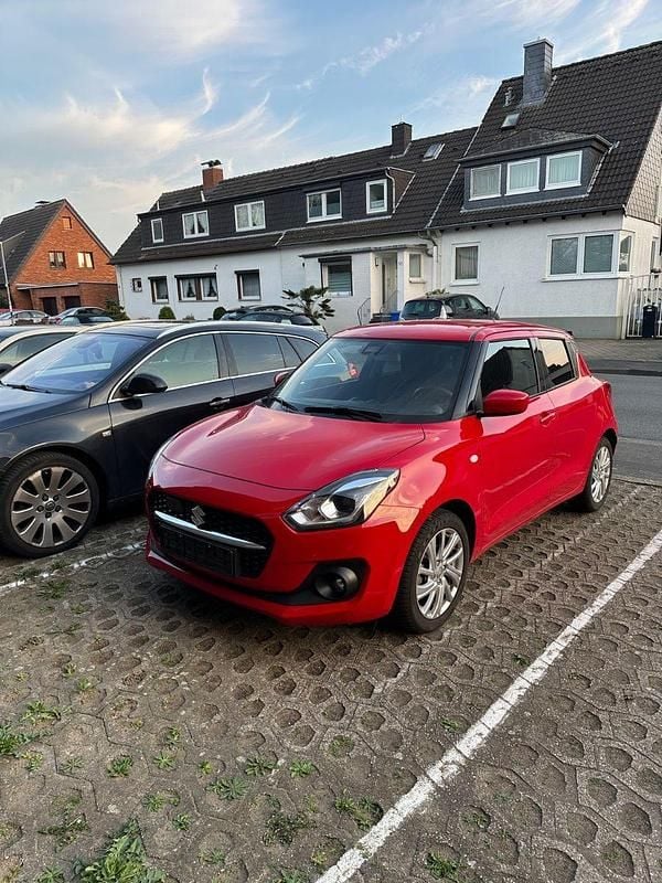 Gebraucht Suzuki Swift Comfort 83 PS (61 kW) 2023 Rot Kleinwagen