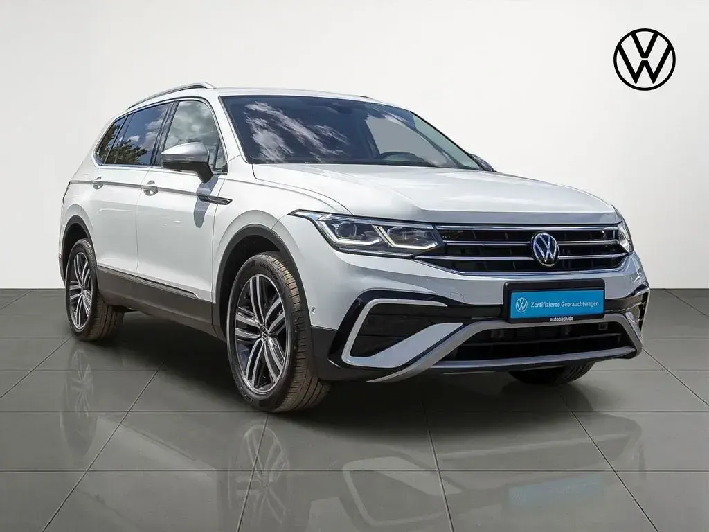 Gebraucht VW Tiguan Allspace Elegance 245 PS (180 kW) 2023 Weiß SUV