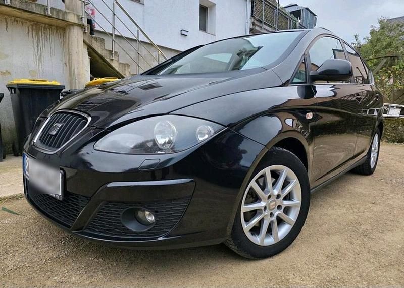 Schwarz Gebraucht 2010 Seat Altea XL Van / Kleinbus | 3.700 € (Fairer Preis) - Bild 1/3