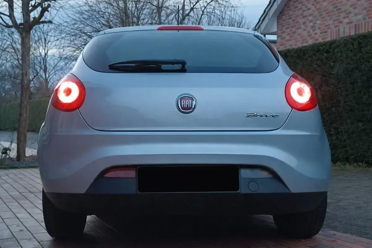 Gebraucht Fiat Bravo Dynamic 140 PS (102 kW) 2011 Silber Kleinwagen