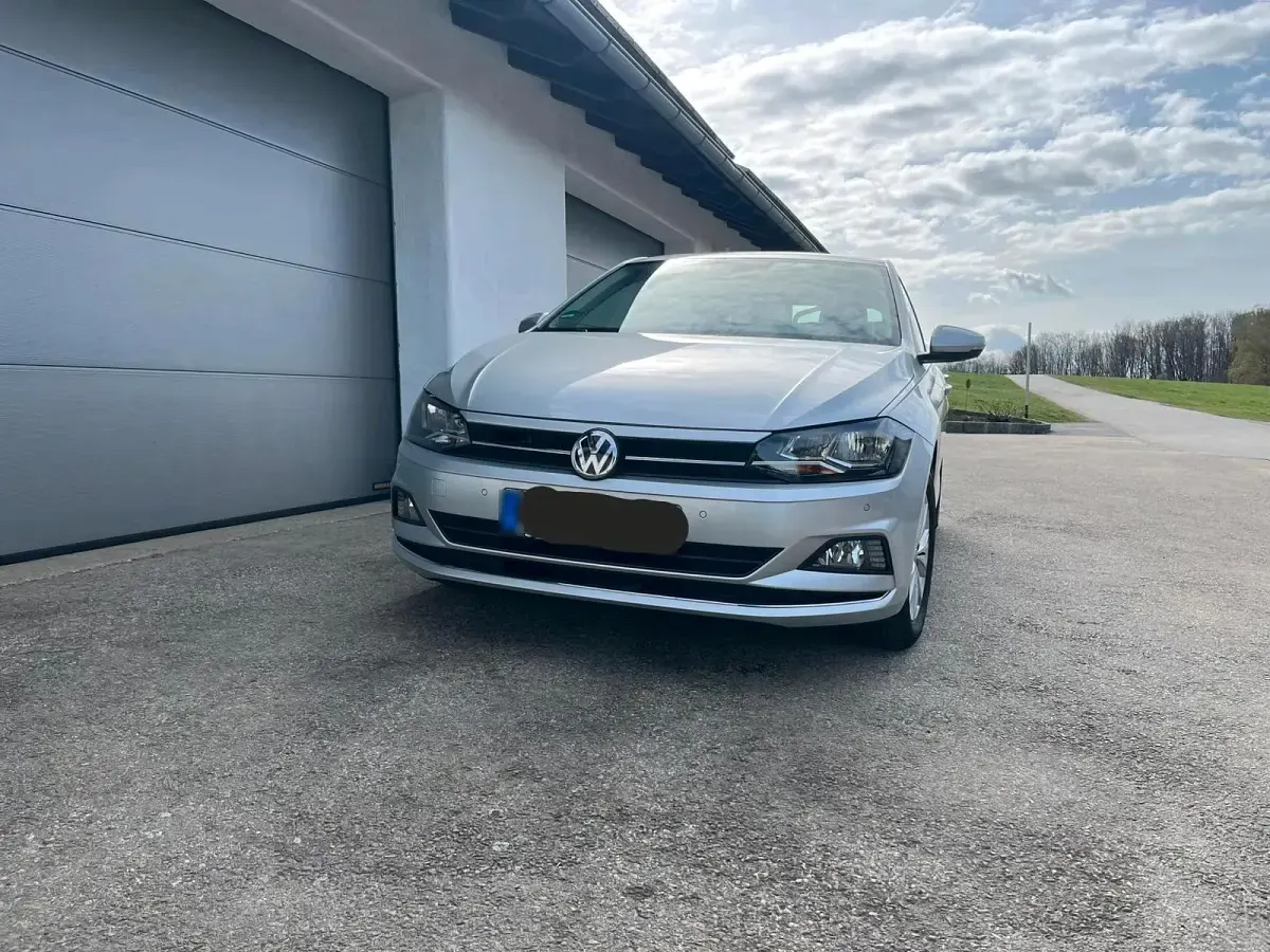 Używany VW Polo Highline 95 KM (69 kW) 2018 Srebrny Hatchback