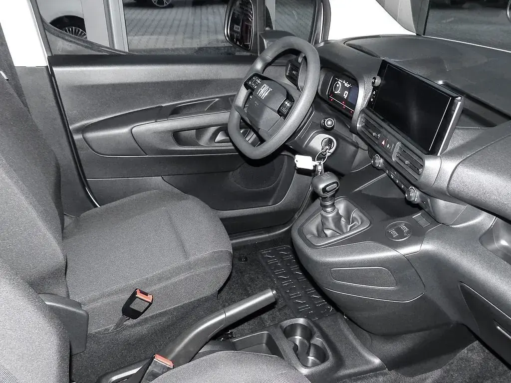 Gebraucht Fiat Doblò 102 PS (75 kW) 2025 Weiß Van / Kleinbus