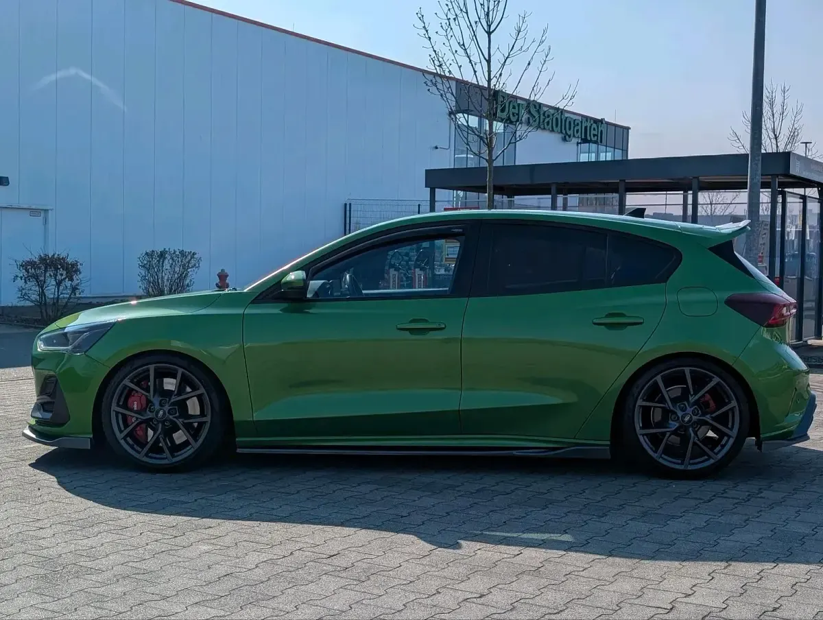 Gebraucht Ford Focus ST 280 PS (205 kW) 2023 Grün Limousine