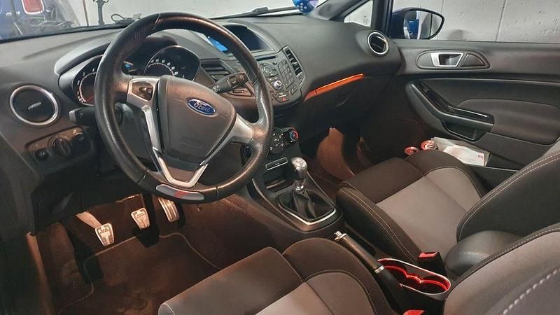 Gebraucht Ford Fiesta ST 182 PS (133 kW) 2016 Blau Kleinwagen