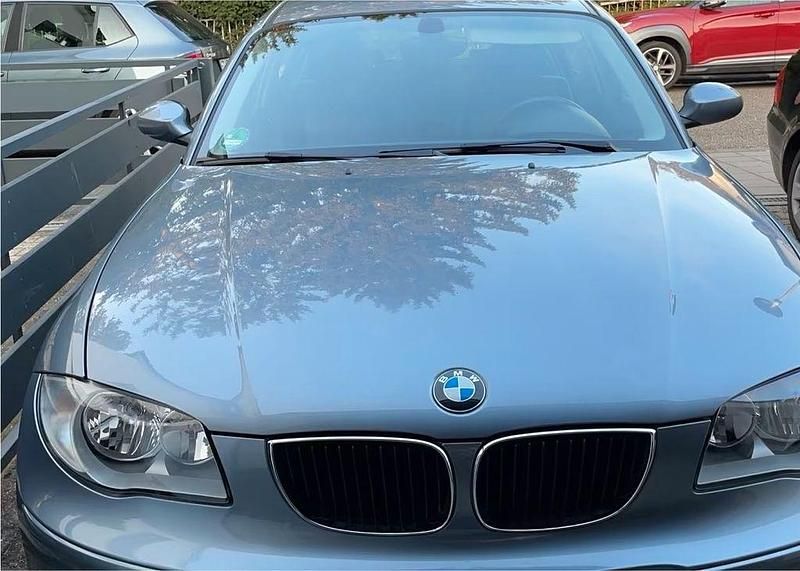 Grau Gebraucht 2006 BMW 116 Kleinwagen | 3.600 € (Fairer Preis) - Bild 1/4