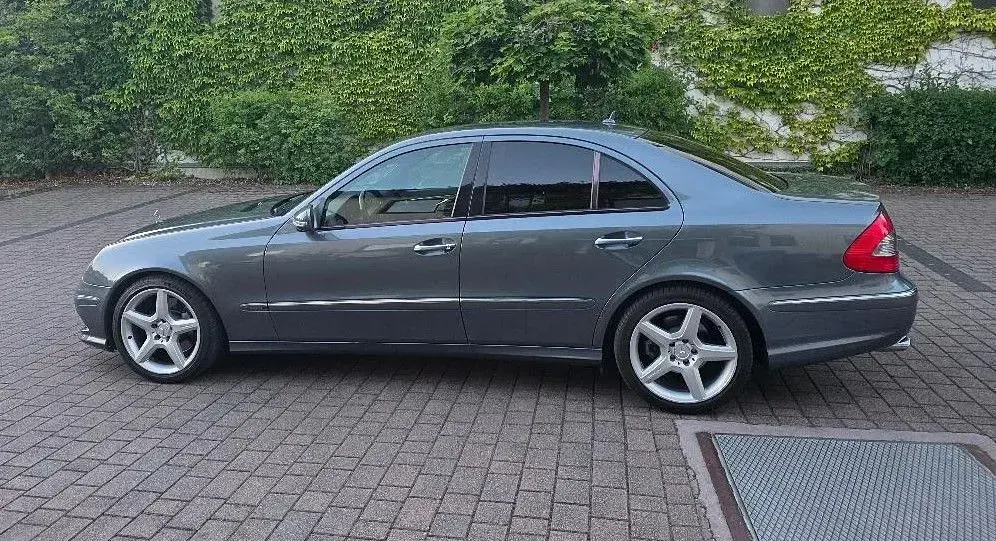 Gebraucht Mercedes E320 Sport 224 PS (164 kW) 2007 Grau Limousine